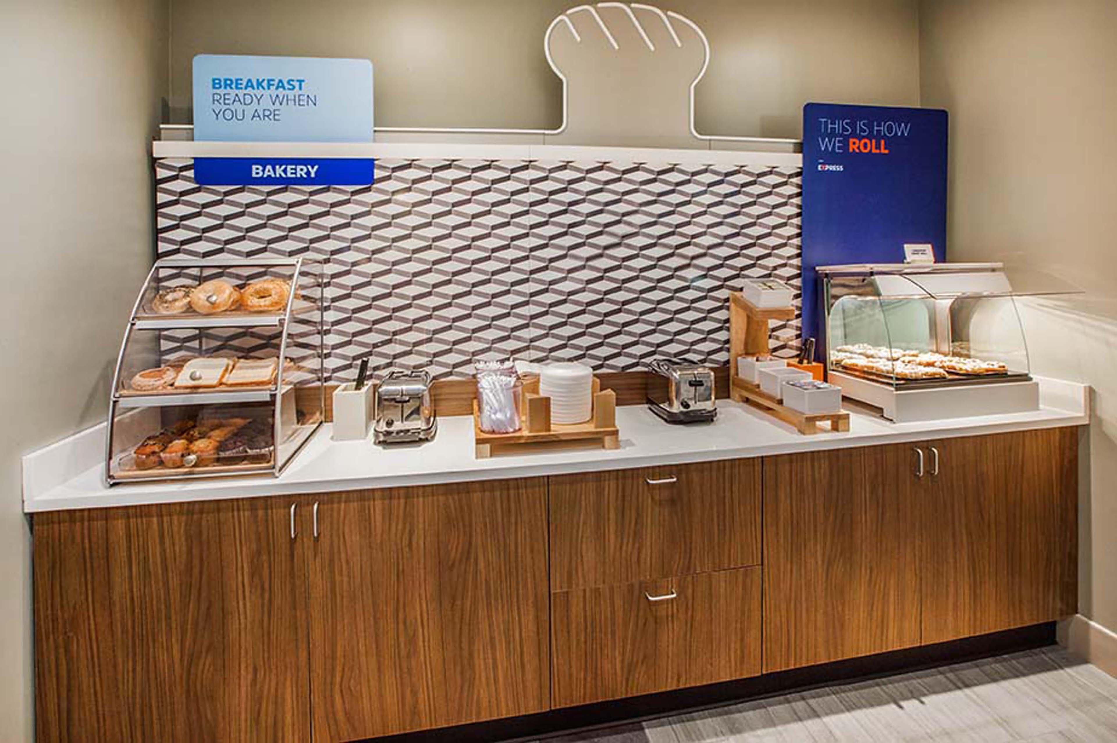Holiday Inn Express Wichita South By Ihg Екстериор снимка